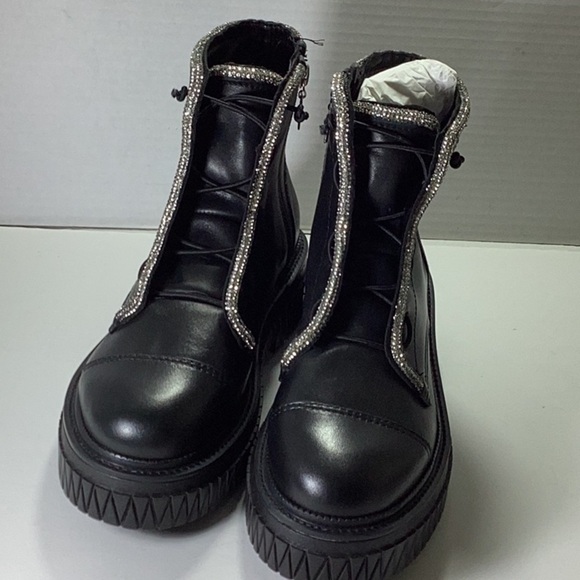 Amirah Bootie
Schutz - Picture 8 of 11